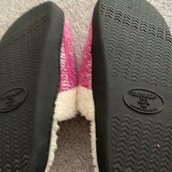 Isotoner slippers - Picture 2 of 3